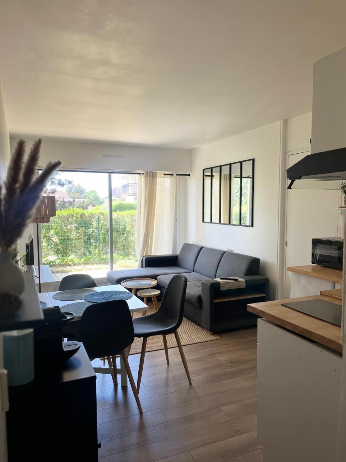 Appartamento 37M With Terrace And Garden Near The Sea Cabourg Esterno foto